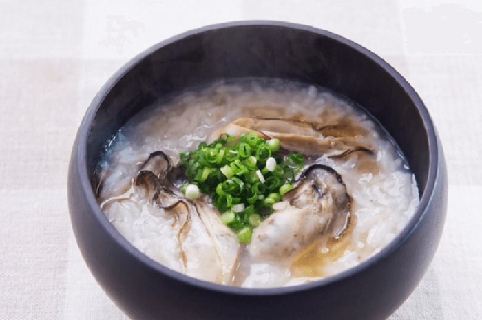 Cháo hàu nóng hổi và béo ngậy